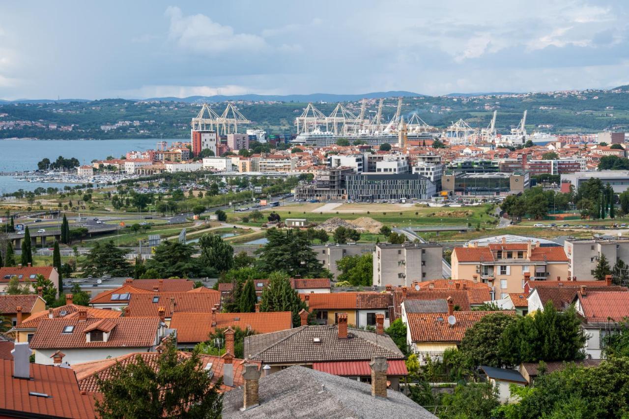 Capo Di Vista Apartment Копер Екстериор снимка