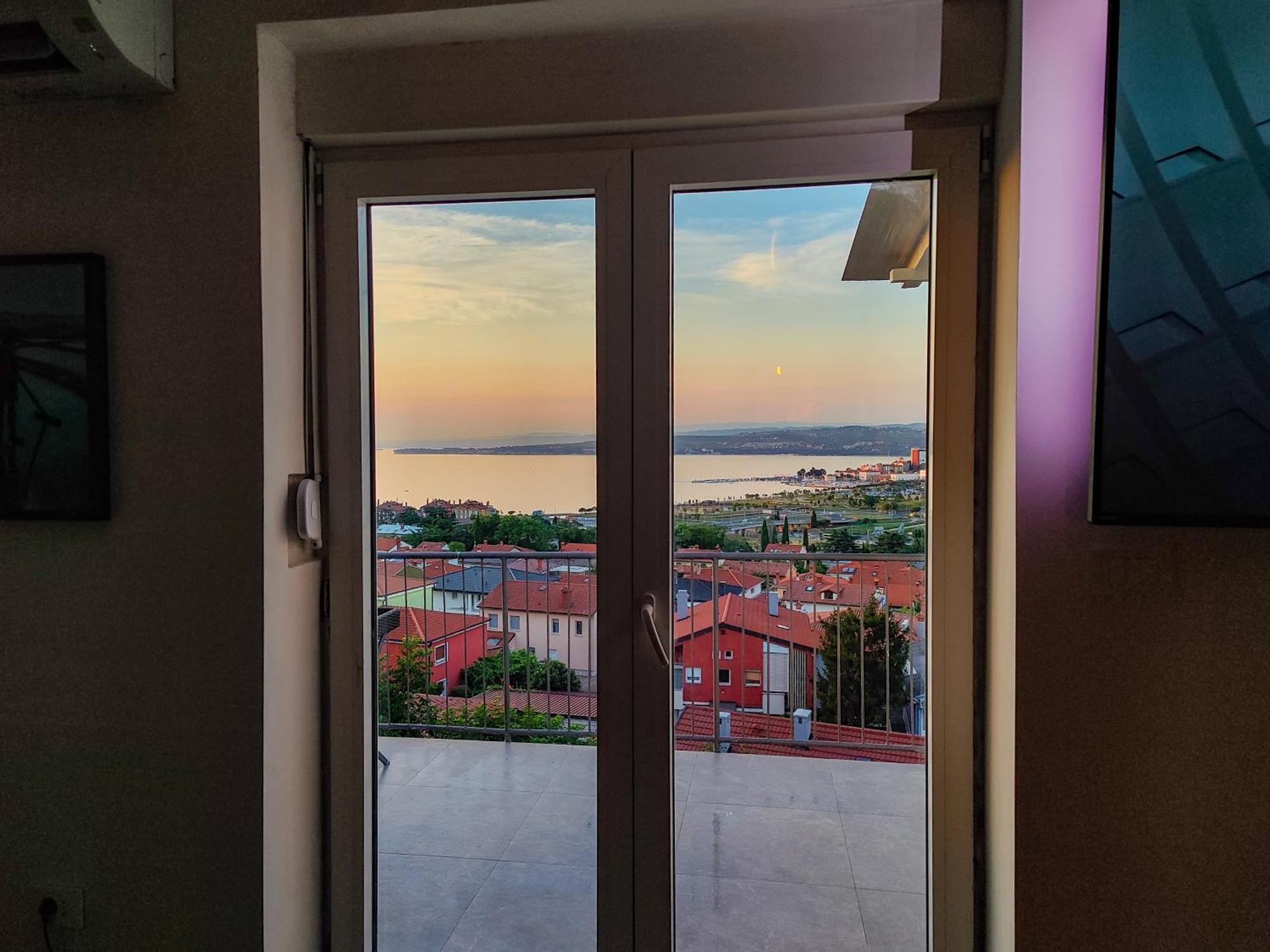 Capo Di Vista Apartment Копер Екстериор снимка