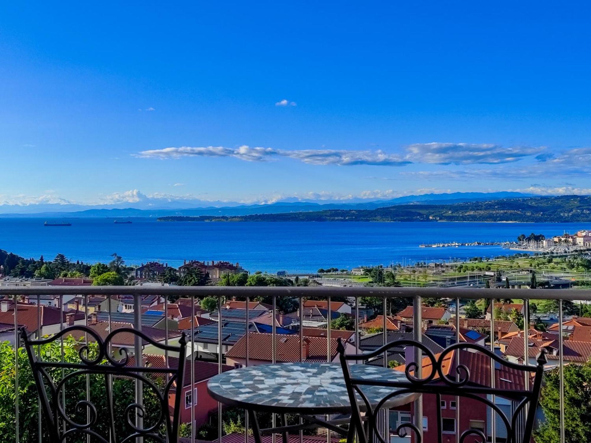 Capo Di Vista Apartment Копер Екстериор снимка